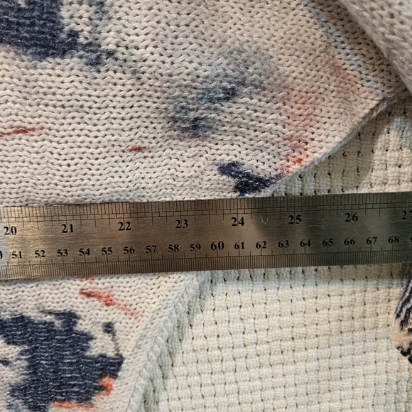 Lousa Ricci Lg Abstract Crochet Patterned Sweater - Picture 6 of 7